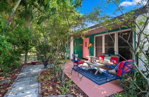 Southwest Apartment | Cozy 4bd House Heart of Downtown WPB Sleeps 10
