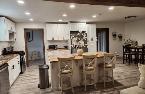 Columbus House | Cozy 4BR Home w/Screened Porch, Private Fenced Yard, & Near Fort Moore