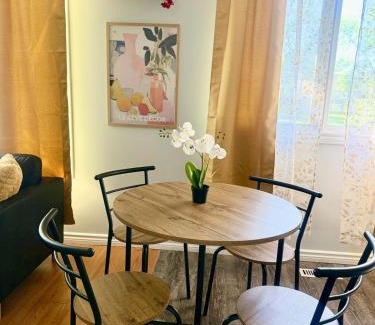 Lethbridge House | Cozy 4BR Near Park & Downtown