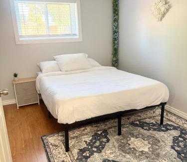 Lethbridge House | Cozy 4BR Near Park & Downtown