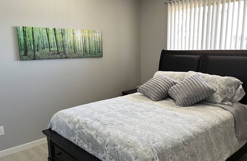 Medicine Hat House | Cozy 5 Bedroom 2 Bath private Medicine Hat home.