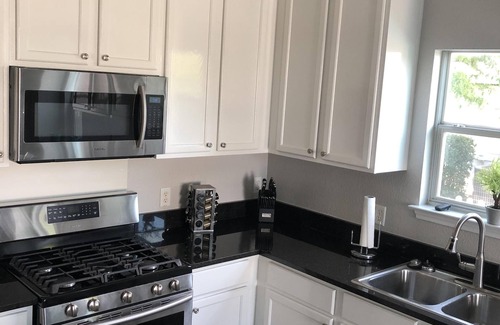 Kyle House | Cozy 5 bedroom for weekend or longer 2 night minimum