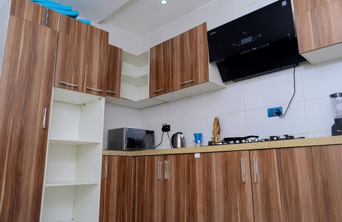 Abuja House | Cozy 5-Bedroom Terrace with garden view in Abuja