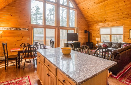 Birchview by the Saco House | Cozy 5βοΈ log cabin w hot tub & fire pit. Fall foliage πππ midweek availability.