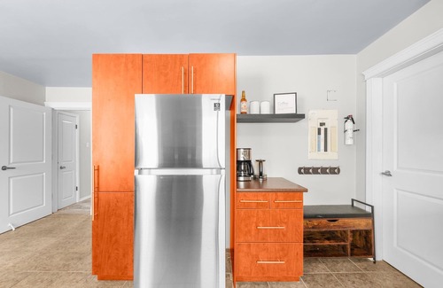Edmonton House | Cozy 5BR, Steps to University of Alberta, Hospital, Whyte Ave, River Valley