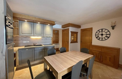 Cohennoz Apartment | Cozy 6-Person Apartment with Pool, Balcony, and Parking in Crest-Voland