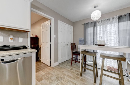 Killeen House | Cozy 7 bedroom Home in the heart of Texas; 2 master bedroom suites on 1st level!