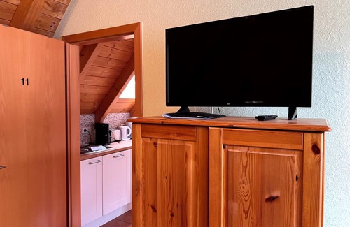 Bad Homburg v.d. Hoehe Apartment | Cozy attic with 2 rooms, kitchen and bathroom for 2-4 persons