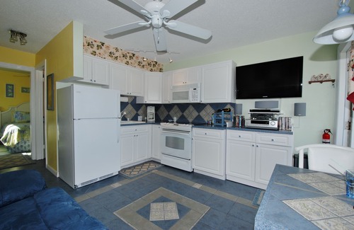 Belleair Beach Condo | Cozy Affordable Beach Condo