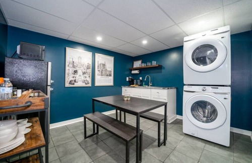 Meridian-Kessler Apartment | Cozy, Affordable, Luxurious | Central Location