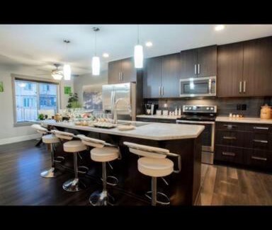 Southwest Edmonton Villa | Cozy and beautiful 3 bedroom house close to lake