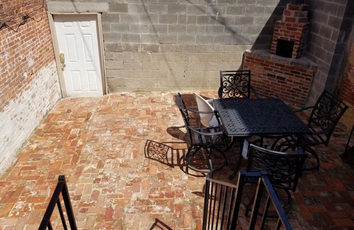 Downtown Baltimore Apartment | Cozy and blocks from M&T Stadium/Camden Yards