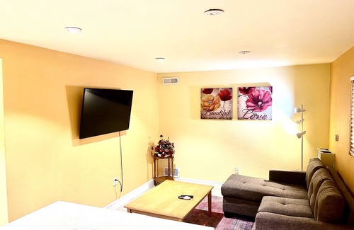 El Cerrito House | Cozy and Charming Guest Suite for Extended Stay