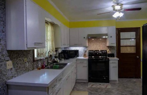 French Lick House | Cozy and comfy Golf Course Cottage