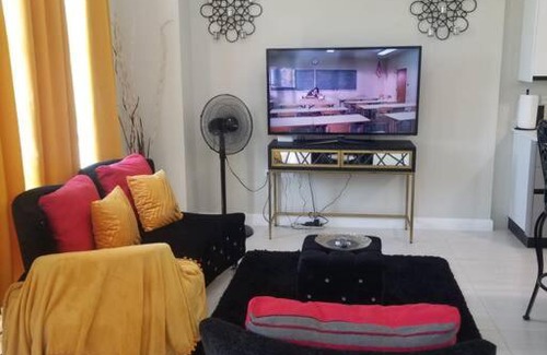 New Kingston Apartment | Cozy and Comfy Loft Studio