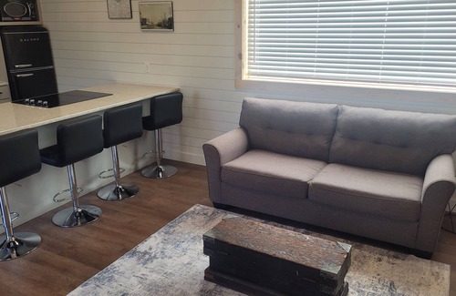 Holton Cabin | Cozy and modern cabin adjacent to Banner Creek Lake by Holton, KS.