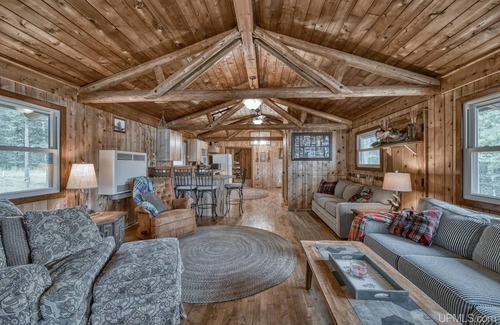 Republic Cabin | Cozy and quiet northern cabin with fabulous lake views and screen porch.