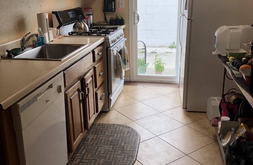 Tahquitz River Estates Condo | Cozy and quiet Palm Springs one bed/2 bath condo near Smoke Tree shopping area!