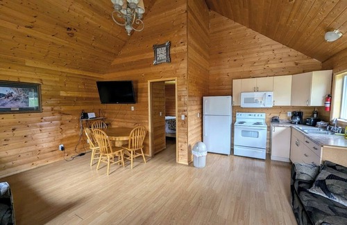 Regional District of Fraser-Fort George Cabin | Cozy and Relaxing Getaway Cabin #11