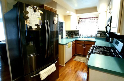 Cheektowaga House | Cozy and spacious oehman home