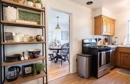 Cascade Cottage | Cozy Anderson Cottage close to everything!