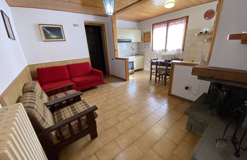 Sant'Andrea Pelago Apartment | Cozy apartment with garden, pets allowed