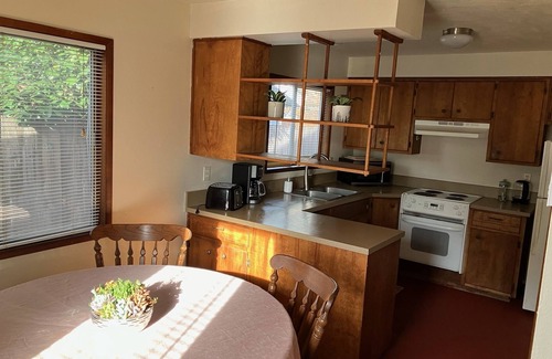 West Eugene Apartment | Cozy Apartment Blocks from Downtown Eugene