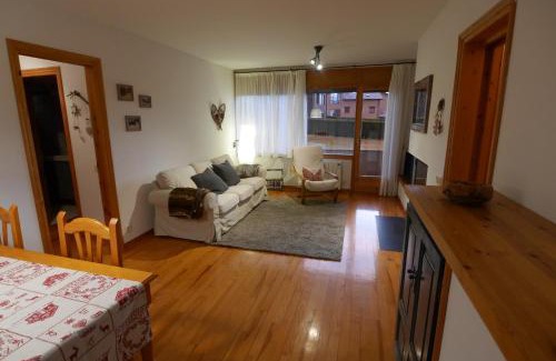 Alp Apartment | Cozy Apartment in Alp