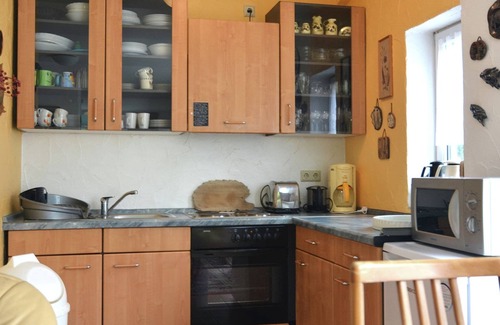 Oberveischede Apartment | Cozy Apartment in Bruchhausen with Terrace