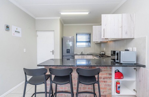 Trawal Apartment | Cozy Apartment in Brackenfell, CapeTown, South Africa