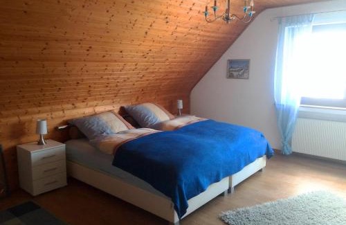 Nisterau Apartment | Cozy Apartment with Private Garden in Nisterau