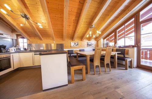 Hochkrimml Apartment | Cozy apartment with mountain view, sauna, and close to the slopes