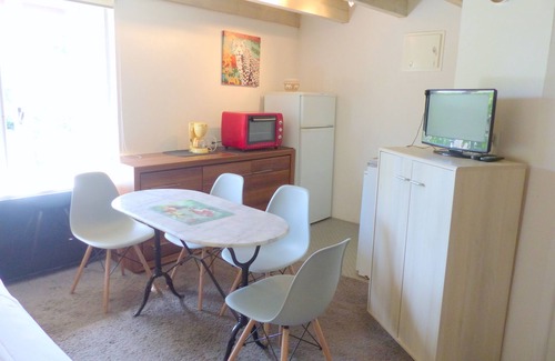 Domsure Apartment | Cozy Apartment with Terrace