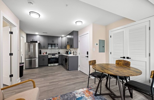 Columbia Heights Apartment | Cozy APT Perfect location 1BR