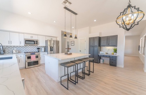 Bascom Hills House | Cozy Arizona home great for family’s or a fun trip! near Scottsdale! with a pool
