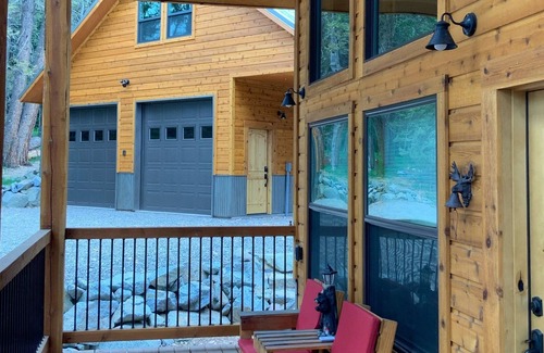 Cimarron House | Cozy Arrowhead Cabin