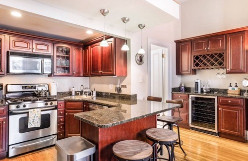 Back Bay West Apartment | Cozy Back Bay Boston Retreat!