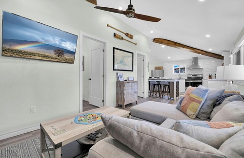 Long Point Cottage | Cozy Beach Cottage with Sauna & Spacious Backyard just 5mins from the Beach