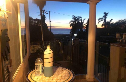 La Conchita Villa | Cozy beach home walking distance from ocean