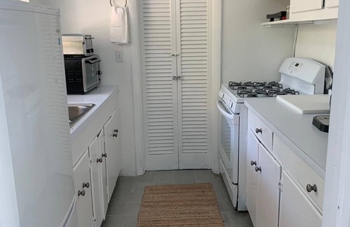 Dunmore Town Cottage | Cozy Beachfront Cottage