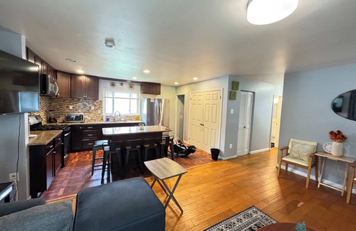 Seminary Hill House | COZY Beautiful Entire House in Alexandria