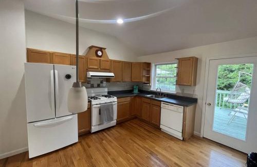 Monroe House | Cozy Beautiful Pondside Luxurious Retreat