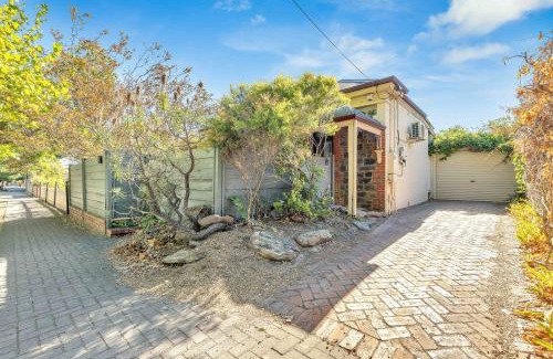 Norwood House | Cozy Bluestone House in Norwood Perfect for Families and Their Pets