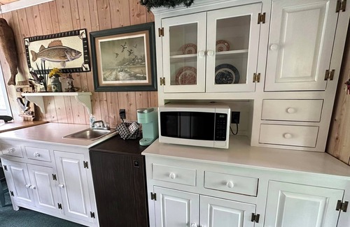 Stevens Point Cottage | Cozy boathouse in enchanting Stevens Point with AC