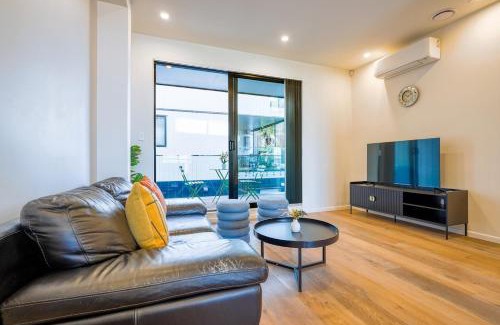 Belmont House | Cozy Brand New 2 Bedrooms Close to Takapuna Beach