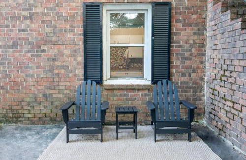 Loring Heights Apartment | Cozy Buckhead Suite - great area, free easy parking, near shops and restaurants