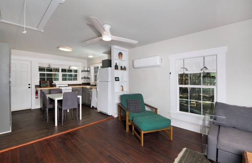 Heritage House | Cozy bungalow in the woods, across from Texas State University!