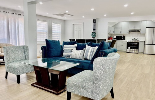 Burnt River Cottage | Cozy Burnt Riverfront Retreat