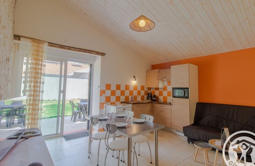 Saint-Christophe-du-Bois Cottage | Cozy Cottage near Puy du Fou, Terrace, BBQ, Sleeps 4-5, Close to Cholet & Nature Trails