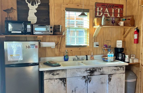 Townville Cabin | Cozy Cabin 2/LAKE HARTWELL/Green Pond & Broyles Lndgs/Lockable Boat Shelters